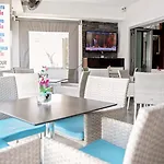Hotel Pyramos 2*