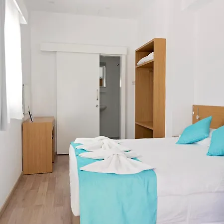 皮尔莫斯酒店 2* Paphos