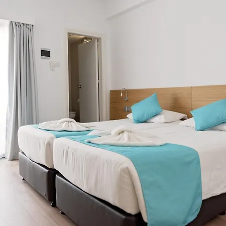 Pyramos Hotel 2*
