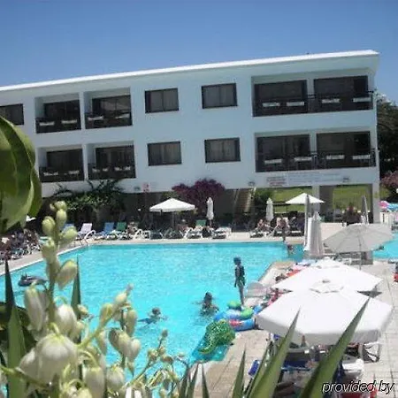 Hotel Pyramos 2*