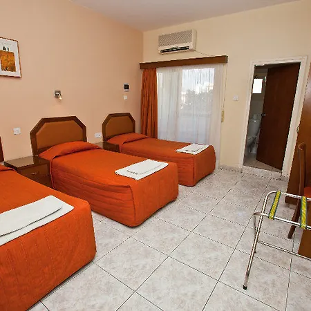 Hotel Pyramos