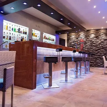 Pyramos Hotel 2*