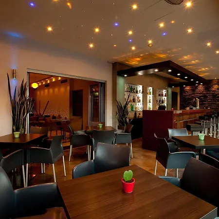 Hotel Pyramos 2*