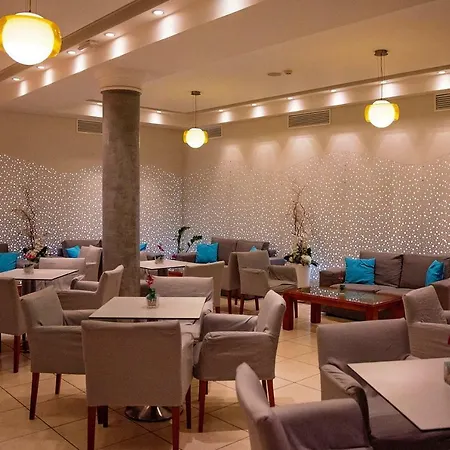 Hotel Pyramos 2*