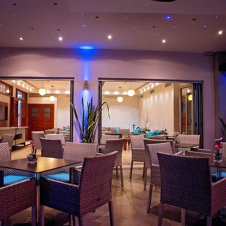 Hotel Pyramos