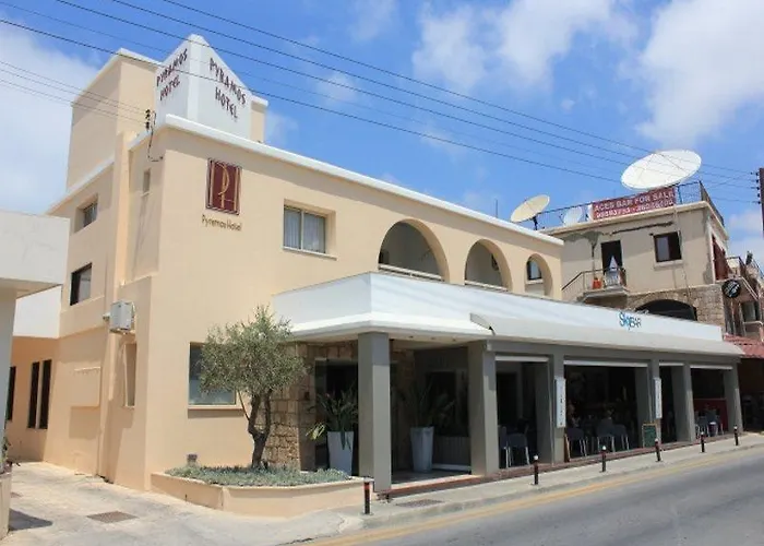 Hotel Pyramos
